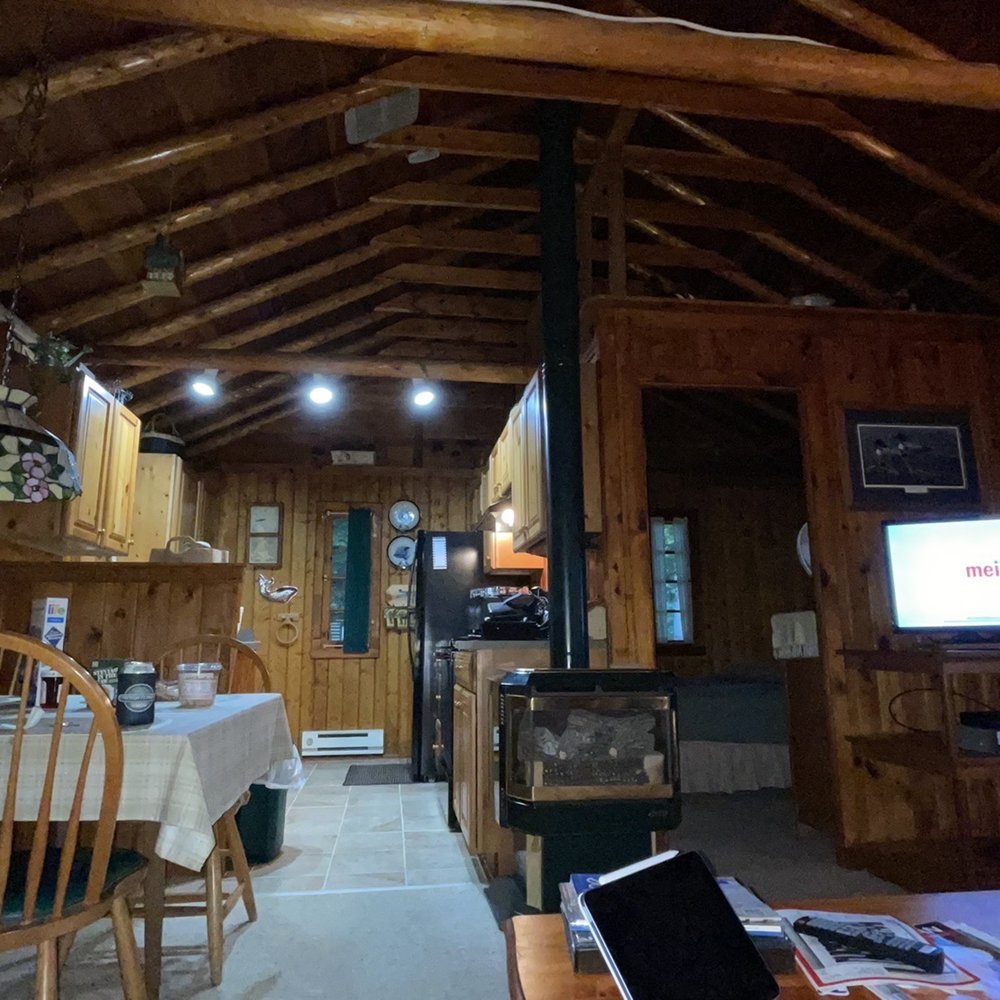 Twin Birch Resort - Inside log cabin - Vacation Rentals Near Me - Honor, Michigan Twin Birch Resort - Inside log cabin - Vacation Rentals Near Me - Honor, Michigan