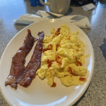 Mama's Table - 2 Cake Deluxe w/ 2 Eggs & 2 Links OR 2 Bacon - Breakfast & Brunch Near Me - Santa Clarita, California