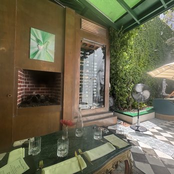 Amour Weho - French Near Me - West Hollywood, California