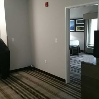 La Quinta by Wyndham Paducah - View of entry to private bedroom in king suite. - Hotels Near Me - Paducah, Kentucky La Quinta by Wyndham Paducah - View of entry to private bedroom in king suite. - Hotels Near Me - Paducah, Kentucky