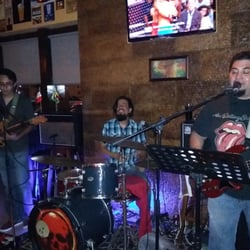 Absenta Pub