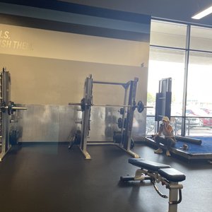 CRUNCH FITNESS - FOUNTAIN VALLEY - 141 Photos & 182 Reviews - 18081