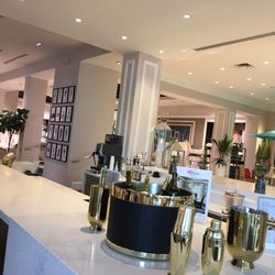 Frontgate - Have a glass of wine while you shop. Complimentary drink services