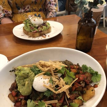 Picnik - Burnet Road - Avocado Toast with a poached egg + Southwest Hash - New American Near Me - Austin, Texas Picnik - Burnet Road - Avocado Toast with a poached egg + Southwest Hash - New American Near Me - Austin, Texas