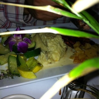 Paradise Beach Grille - Spice salmon with garlic mashed potatoes - New American Near Me - Capitola, California Paradise Beach Grille - Spice salmon with garlic mashed potatoes - New American Near Me - Capitola, California