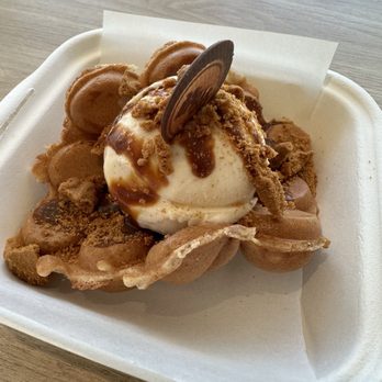 Crema Ice Cream - Ice Cream & Frozen Yogurt Near Me - Burnaby, British Columbia