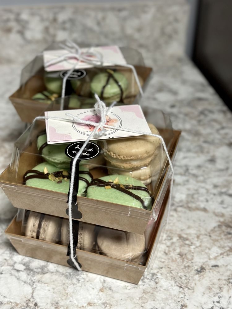 Chelsweets Confections Logo