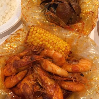 Boat House - 1 lb of shrimps & 1 lb of clams - in house special sauce, mild - Cajun/Creole Near Me - Alhambra, California