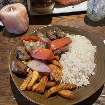 Los Andes Restaurant - Lomo Saltado - Latin American Near Me - Providence, Rhode Island