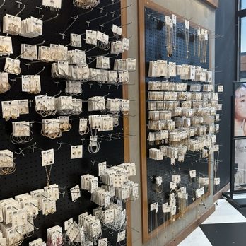 Arundel Mills - Jewelry - Shopping Centers Near Me - Hanover, Maryland