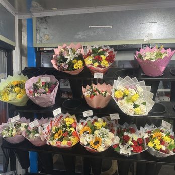 Roses Land - Their selections of mixed flowers is nice - Florists Near Me - Ontario, California Roses Land - Their selections of mixed flowers is nice - Florists Near Me - Ontario, California