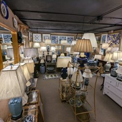Brody's Lamps & Lamp Shades