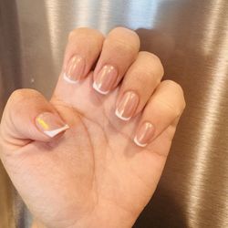 H2O Beauty Spa - Spa manicure with French tip