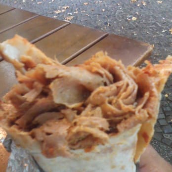 Döner am U-Bahnhof Leinestr. - Lahmacun (turkish/armenian pizza) with Kebap meat & garlic sauce € 2,50 - Kebab Near Me - Berlin, BE