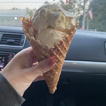 Arethusa Farm Dairy - Ice Cream & Frozen Yogurt Near Me - Bantam, Connecticut Arethusa Farm Dairy - Ice Cream & Frozen Yogurt Near Me - Bantam, Connecticut