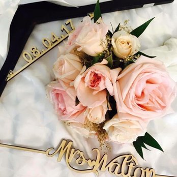 A Love's in Bloom - Florists Near Me