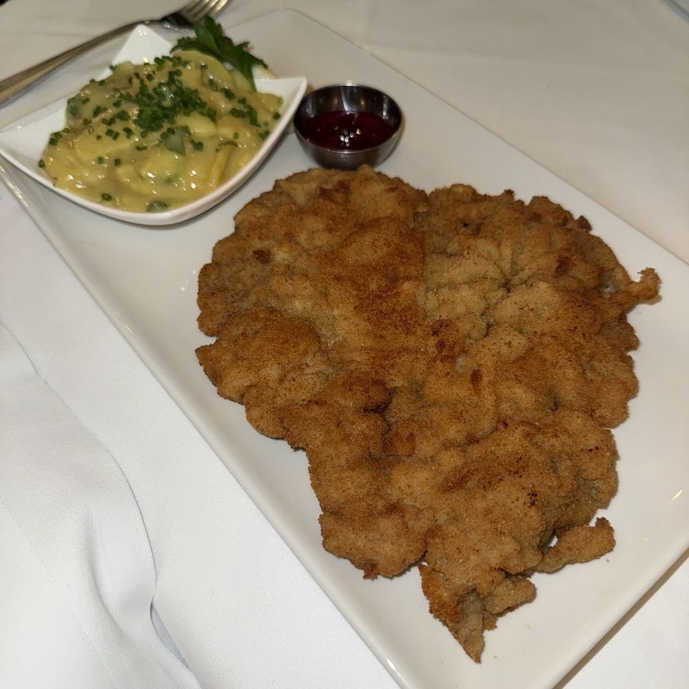Restaurant Didi's Frieden - Wienerschnitzel - Modern European Near Me - Zürich, ZH Restaurant Didi's Frieden - Wienerschnitzel - Modern European Near Me - Zürich, ZH