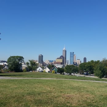 Highland Park - Walking path at top of Highland Park - Parks Near Me - Indianapolis, Indiana