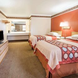 Super 8 by Wyndham Mount Vernon - 2 Double Bed Room