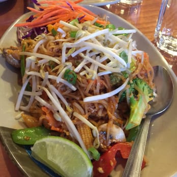 Golden Thai - Beginning pad Thai - Thai Near Me - Chicago, Illinois Golden Thai - Beginning pad Thai - Thai Near Me - Chicago, Illinois