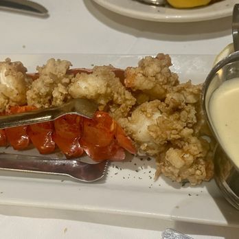 Bob's Steak & Chop House - Austin Downtown - Fried Lobster Appetizer - Steakhouses Near Me - Austin, Texas