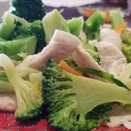 Steamed Chicken & Broccoli w/ sauce on the side