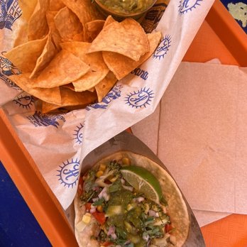 Habana Outpost - Chips and guac, and veggie taco - Cuban Near Me - Brooklyn, New York