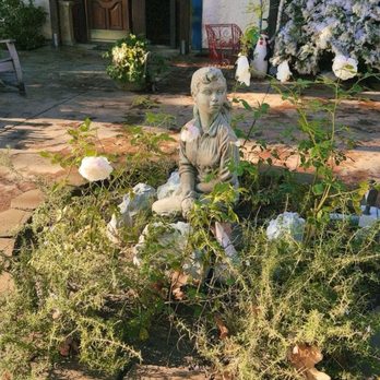 Briar Rose Winery - Statue outside - Wineries Near Me - Temecula, California Briar Rose Winery - Statue outside - Wineries Near Me - Temecula, California