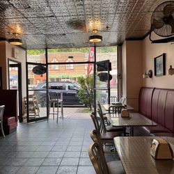 Mezzaluna Pizzeria & Restaurant