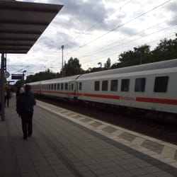 Bahnhof Berlin-Lichterfelde Ost - ACHTUNG: Auf Gleis 3 Zugdurchfahrt.