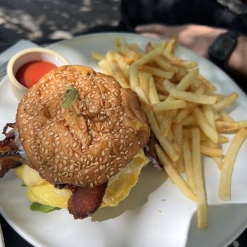 Isla & Co - Brekkie Roll - Cafes Near Me - Brooklyn, New York Isla & Co - Brekkie Roll - Cafes Near Me - Brooklyn, New York