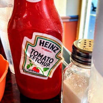 The Parkside Cafe - Over-recycled bottle of Not-Heinz Ketchup, complete with slippery label. - Cafes Near Me - Bristol, Connecticut