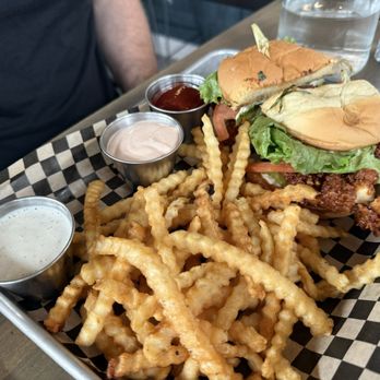 Rising Tide Tavern - The best chicken sandwich that you'll ever have!! - American Near Me - Pacific Beach, Washington Rising Tide Tavern - The best chicken sandwich that you'll ever have!! - American Near Me - Pacific Beach, Washington