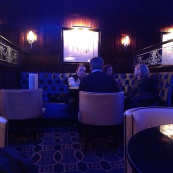 Blue Bar - Comfy booths to relax in and enjoy a drink - Whiskey Bars Near Me - New York, New York