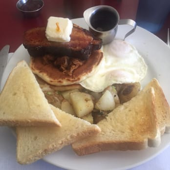 The Red Wagon - Super trucker - Diners Near Me - Vancouver, British Columbia