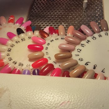 AJ Nails - Mange farger å velge mellom - Nail Salons Near Me - Oslo, 03