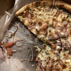 Romeos Pizza - The pizza I ordered with "no onions"