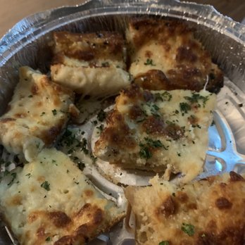 Cannoli's Restaurant - Garlic bread - Italian Near Me - Weymouth, Massachusetts Cannoli's Restaurant - Garlic bread - Italian Near Me - Weymouth, Massachusetts