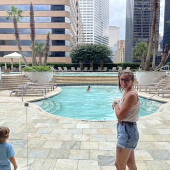 One Park Place - Resort Style Pool, Cabanas, Grills - Apartments Near Me - Houston, Texas One Park Place - Resort Style Pool, Cabanas, Grills - Apartments Near Me - Houston, Texas