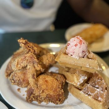 Metro Diner - Fried Chicken & Waffle - American Near Me - Casselberry, Florida Metro Diner - Fried Chicken & Waffle - American Near Me - Casselberry, Florida