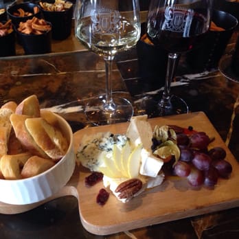 Bar 1608 - You must have cheese when at a wine & cheese bar! - Wine Bars Near Me - Quebec City, Quebec