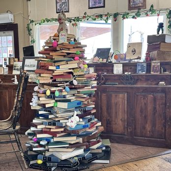StorieBook Cafe - Delis Near Me - Glen Rose, Texas