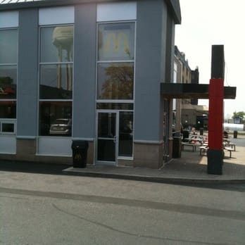 McDonald's - a mcdonald's on the corner of a street - Fast Food Near Me - Niagara Falls, Ontario McDonald's - a mcdonald's on the corner of a street - Fast Food Near Me - Niagara Falls, Ontario