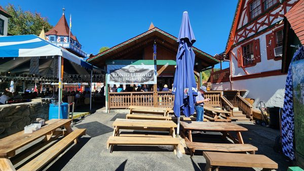King Ludwig Biergarten by null