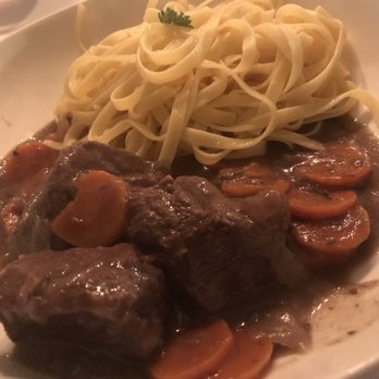 Le Castrum Café - Boeuf Bourguignon! - French Near Me - Beaune, 21