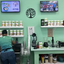 Kyrios Nutrition - Productos y área de confección de batidas y otras cosas.