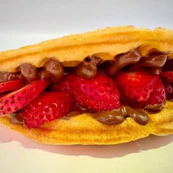 WAFL Truck - Freshly made waffle with strawberries and Nutella - Food Trucks Near Me - Los Angeles, California WAFL Truck - Freshly made waffle with strawberries and Nutella - Food Trucks Near Me - Los Angeles, California