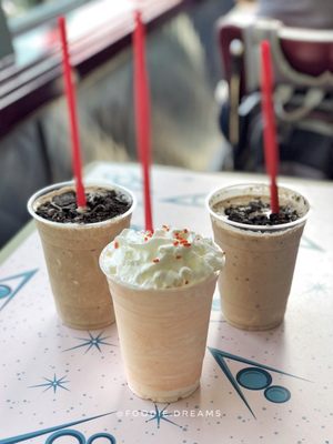 Flo's V8 Cafe by null