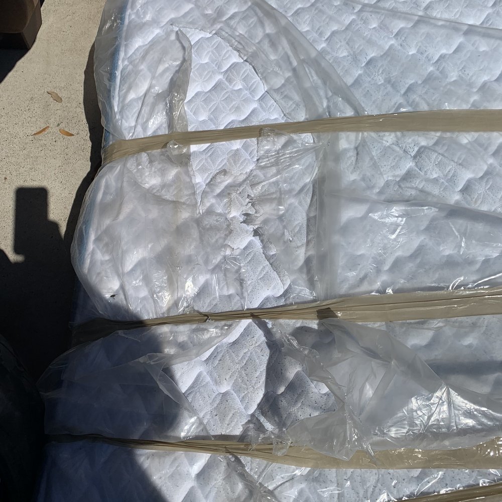 Cali Relocation Systems - Mattress purchased the cover as they asked this is how it got here to my house HORRIBLE!! - Movers Near Me - Commerce, California Cali Relocation Systems - Mattress purchased the cover as they asked this is how it got here to my house HORRIBLE!! - Movers Near Me - Commerce, California