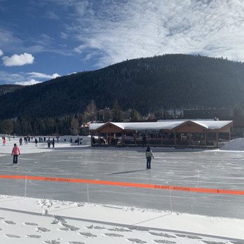 River Run Village - Ice skating right outside the hotel - Ski Resorts Near Me - Keystone, Colorado